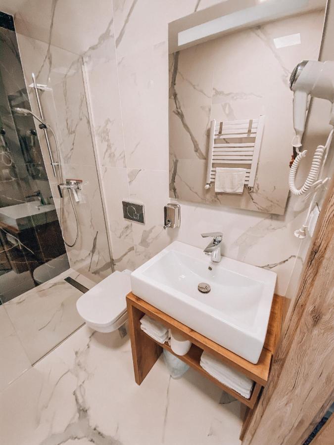 La Park Aparthotel Kudowa-Zdroj Bagian luar foto