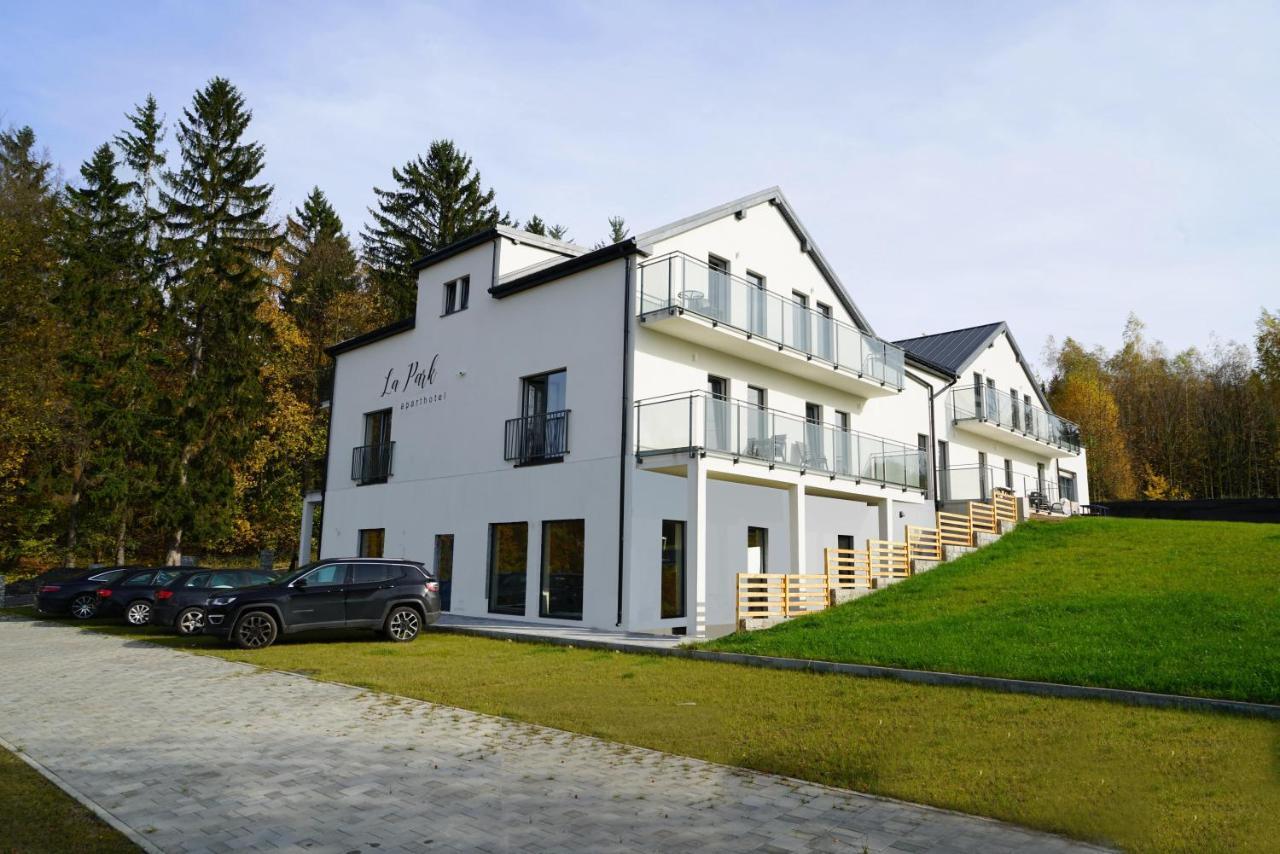La Park Aparthotel Kudowa-Zdroj Bagian luar foto