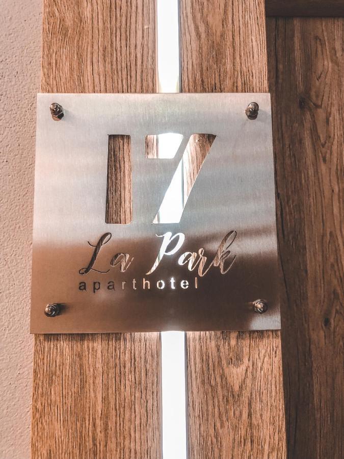 La Park Aparthotel Kudowa-Zdroj Bagian luar foto